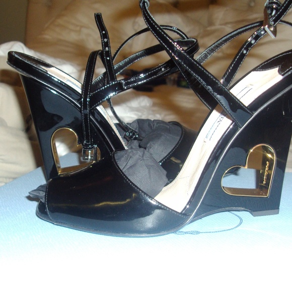 Prada - Picture 2 of 6